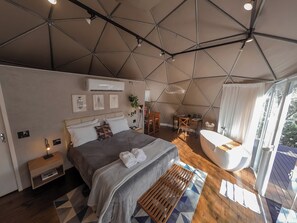 1 室のベッドルーム、デスク、旅行用ベビーベッド、WiFi (無料)