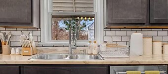 Vibrant Escape: 3-Bdrm Stay w/Game Room&Fun Vibes