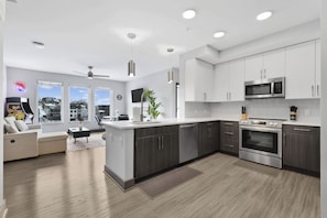 Fridge, microwave, oven, stovetop - Nashville Retreat w/ Pool, Gym, Rooftop Lounge (Nashville)