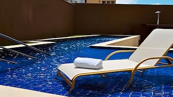 Standard Suite | Pool | Outdoor pool