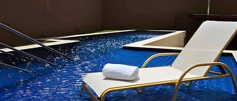 Standard Suite | Pool