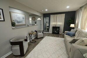 Interior - Modern 4BR Near Downtown Omaha, Garage, W/D, Smart TV, Pet-Friendly, 1 Gbps (Omaha)