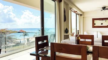 Luxury Penthouse, 2 Bedrooms, Kitchen, Beach View | In-room safe, blackout drapes, soundproofing, free WiFi