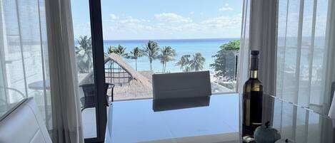 Luxury Penthouse, 2 Bedrooms, Kitchen, Beach View | Interior