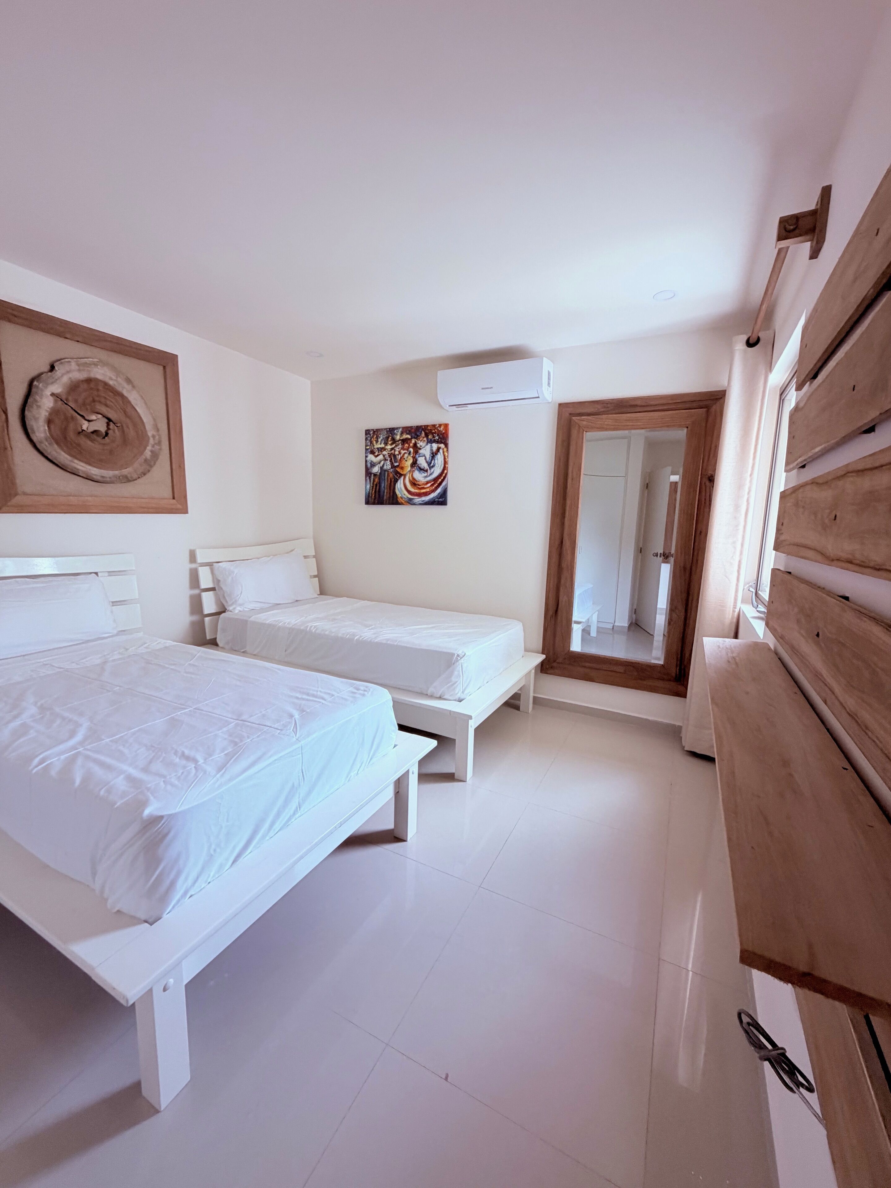 奢華公寓客房, 2 間臥室, 私人浴室, 海灘景觀 | 客房內保險箱、遮光布/窗簾、隔音、免費無線上網