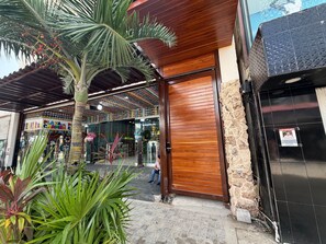 Perincian bahagian luar