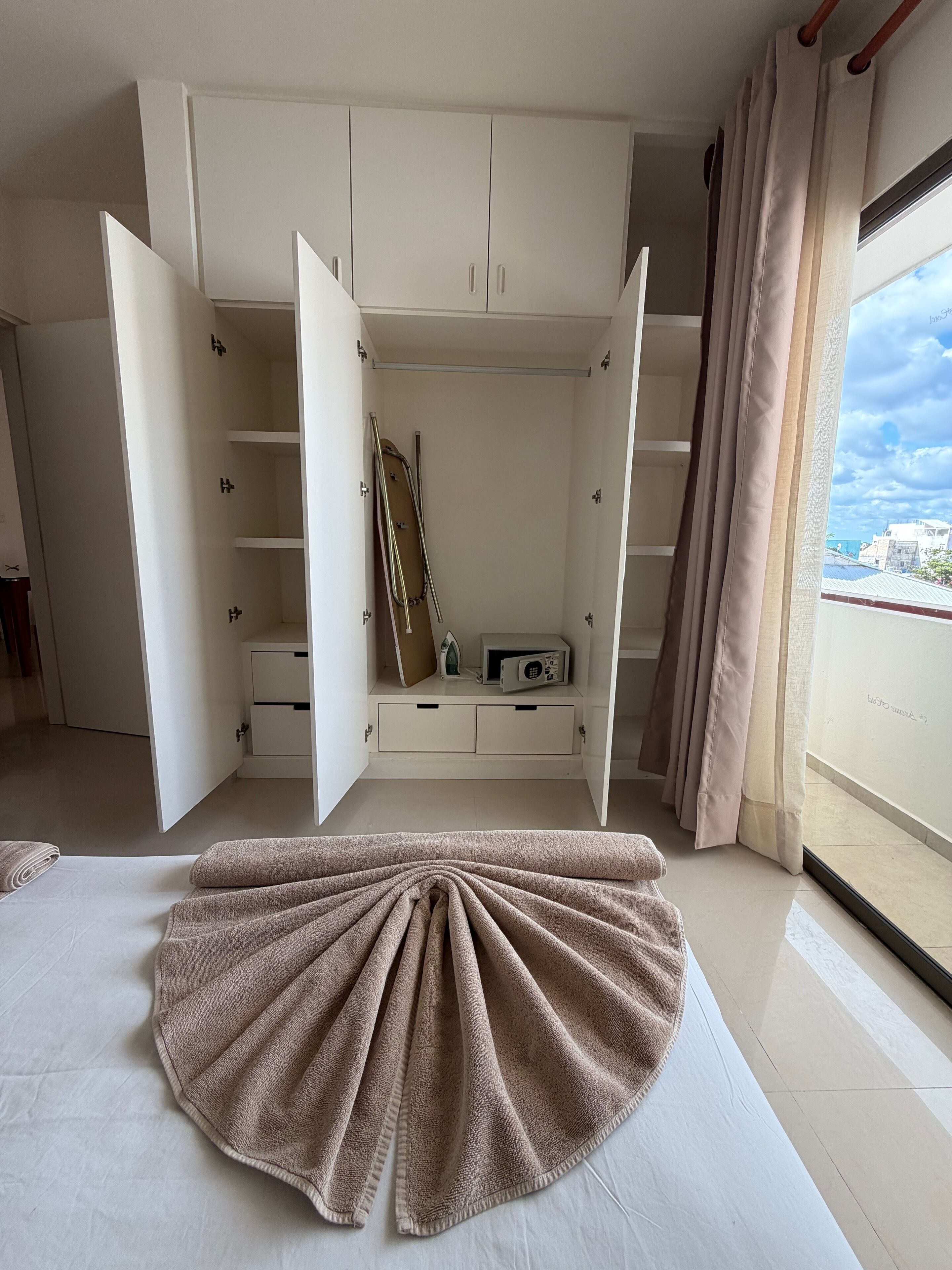 豪華公寓, 2 間臥室, 廚房, 城市景觀 | 客房內保險箱、遮光布/窗簾、隔音、免費無線上網