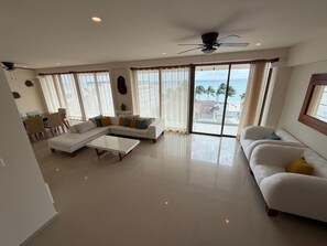 Luxury Penthouse, 2 Bedrooms, Kitchen, Beach View | Living area - Diamond Building Condo Hotel and rentals (Playa del Carmen)