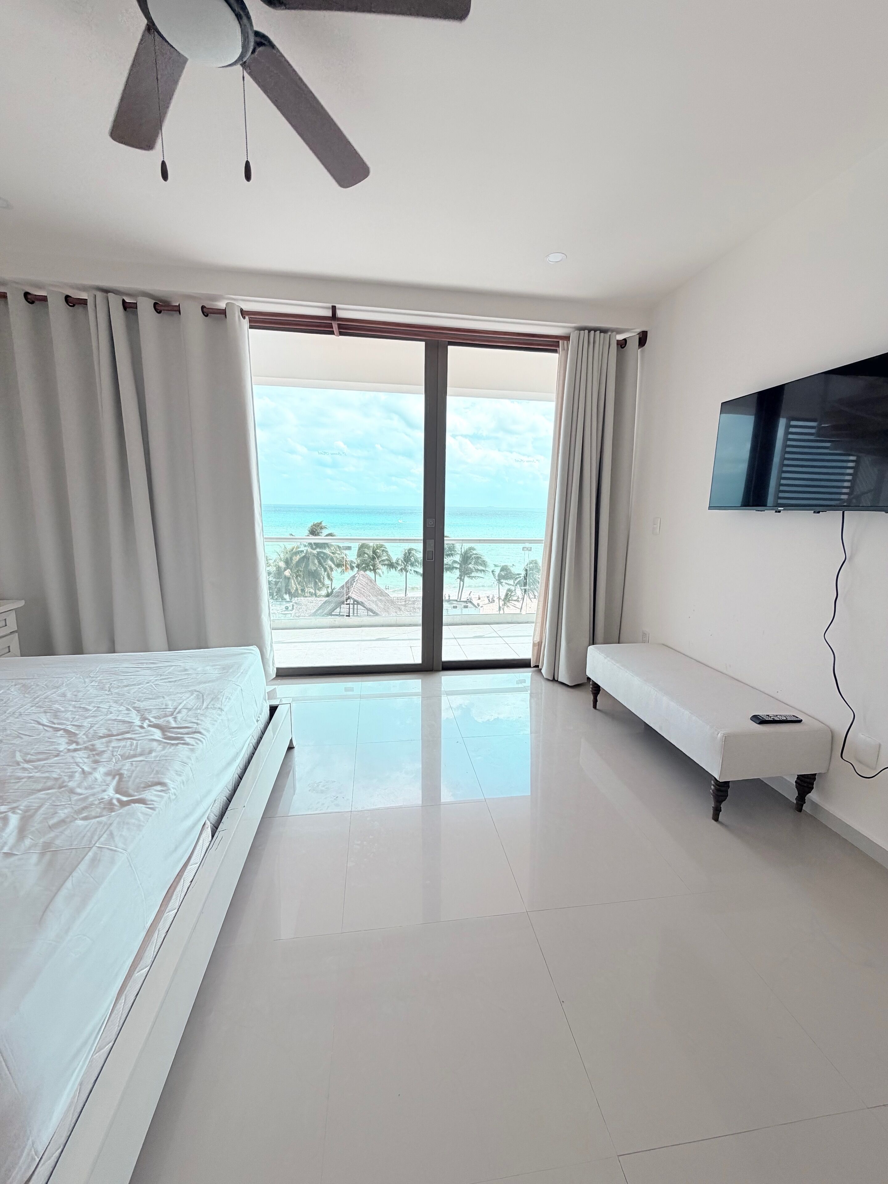 奢華頂樓客房, 2 間臥室, 廚房, 海灘景觀 | 客房內保險箱、遮光布/窗簾、隔音、免費無線上網