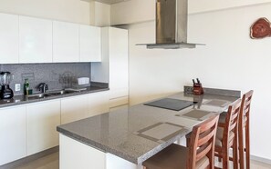 Luxury Penthouse, 2 Bedrooms, Kitchen, Beach View | Private kitchen | Full-size fridge, microwave, oven, stovetop - Grand Boréna Hotel Boutique (Playa del Carmen)