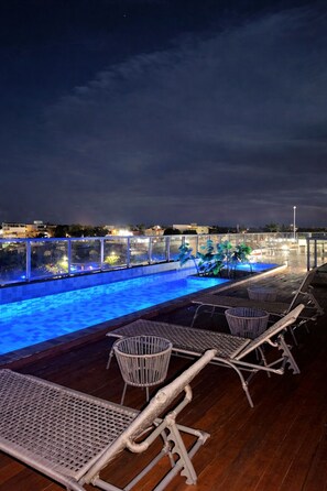 Outdoor pool - Moana Meerflat with rooftop pool in the center of Porto de Galinhas. (Ipojuca)
