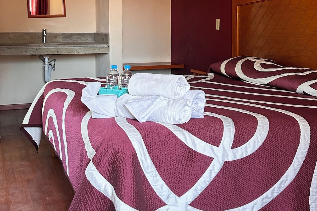 Phòng tiện nghi đơn giản, quang cảnh vườn | Truy cập Internet không dây miễn phí