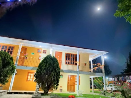 Exterior. Hotel Los Prismas