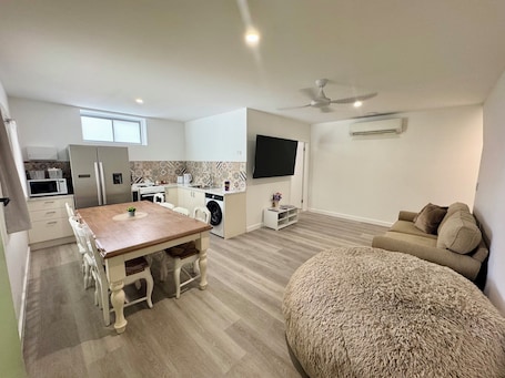 Interior. The Fairway View Apartment | Golf Course Retreat