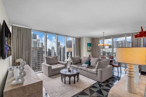 TV - Sky-High Water Views | Icon Brickell 2BR (Miami)