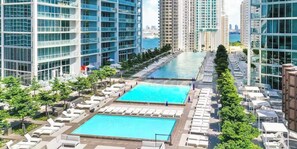 Pool - Sky-High Water Views | Icon Brickell 2BR (Miami)