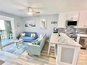 Interior - Driftwood Villas Carolina Beach Boardwalk with POOL, Ocean Views 3 mins to Beach (Carolina Beach)
