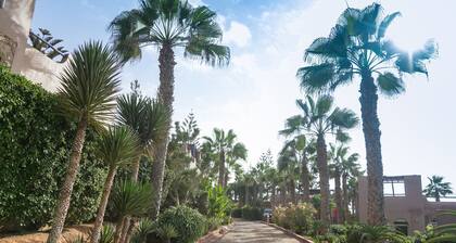 Seabreeze 2BR Haven – Ocean Walk & Sunsets!