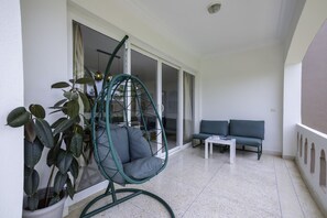 Terrace/patio - Ocean Breeze Retreat – Steps from the Tiznit Shore (Tiznit Province)