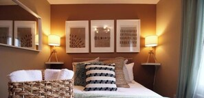 2 chambres, fer et planche à repasser, Wi-Fi, draps fournis