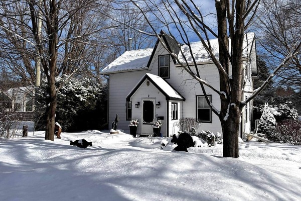 Historic Cozy 3-bedroom Home