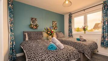 Desk, iron/ironing board, travel cot, WiFi