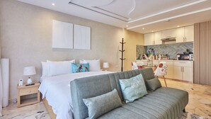 1 多间卧室、办公桌、熨斗/熨衣板、旅行婴儿床