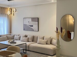Smart TV - Your Home Away from Home: 2 Bed Flat W/ Parking (Casablanca)