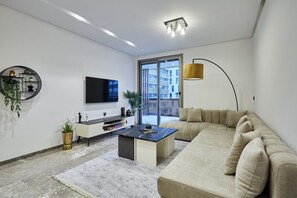 TV - Modern 2 Bed in Casa Finance City W/ Free Parking (Casablanca)
