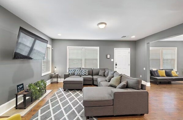 Unclassified image, 1 of 7, button