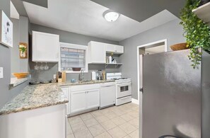 Unclassified image, 4 of 7, button