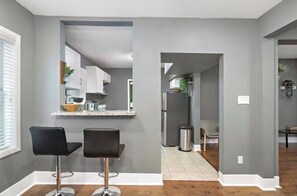 Unclassified image, 3 of 7, button