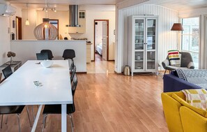 Interior - Awesome home in Dronningmølle with WiFi (Dronningmølle)