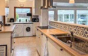 Fridge, microwave, dishwasher, coffee/tea maker