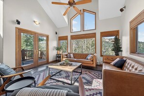 Unclassified image, 4 of 45, button