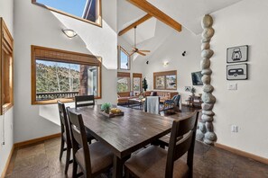 Dining - The Hideaway in Evergreen Hot Tub Views Privacy (Evergreen)