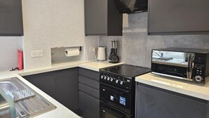 Unclassified image, 5 of 14, button - Cozy Haven Near Glenfield & LRI Hospitals (Leicester)
