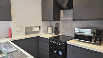 House, 3 Bedrooms | Interior