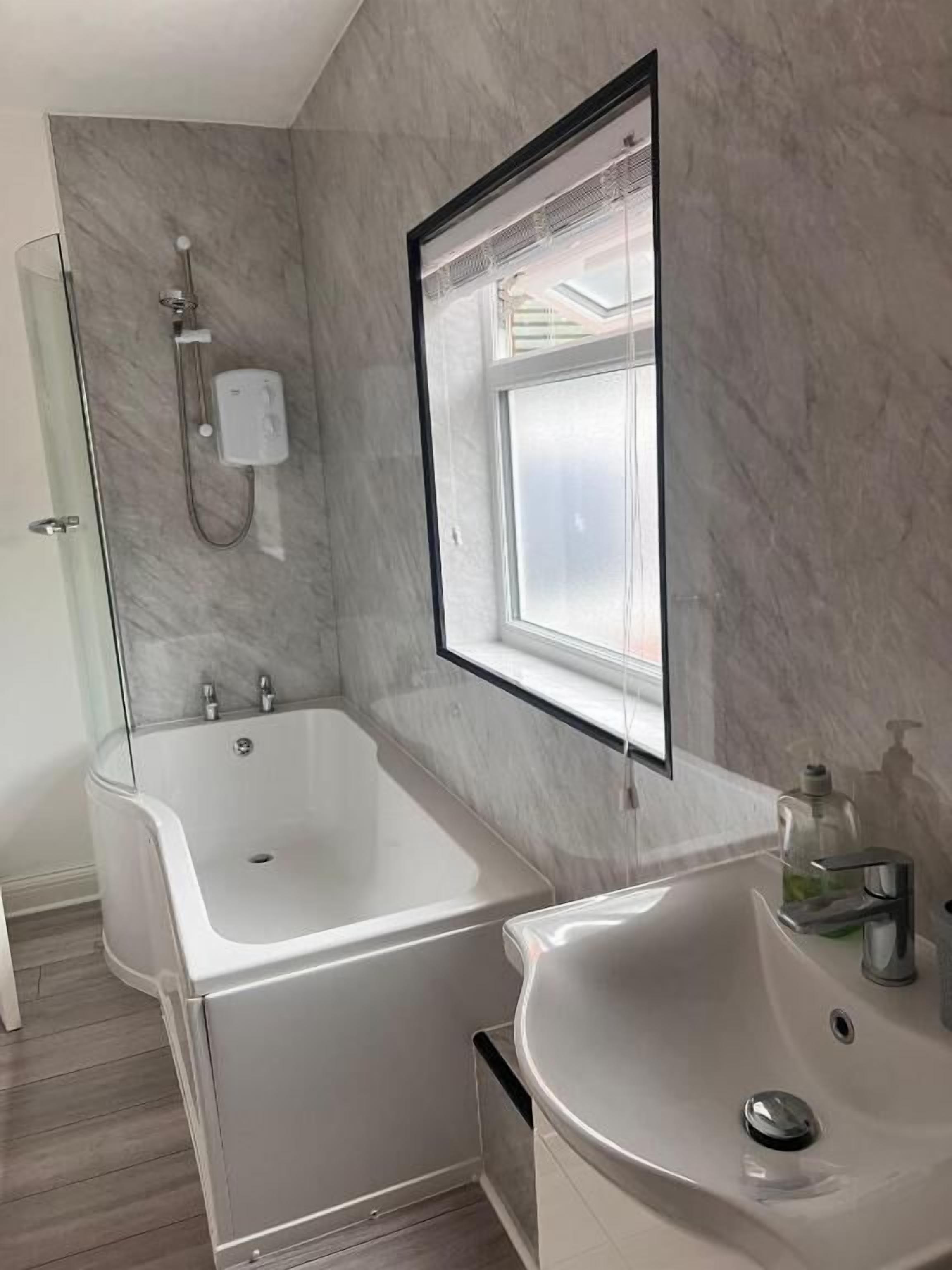 House, 3 Bedrooms | Bathroom