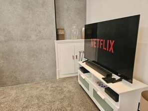 House, 3 Bedrooms | Room amenity - Cozy Haven Near Glenfield & LRI Hospitals (Leicester)