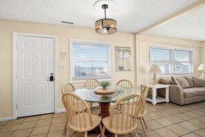 Dining - Downtown Condo Close to the Boardwalk with a Pool (Ocean City)