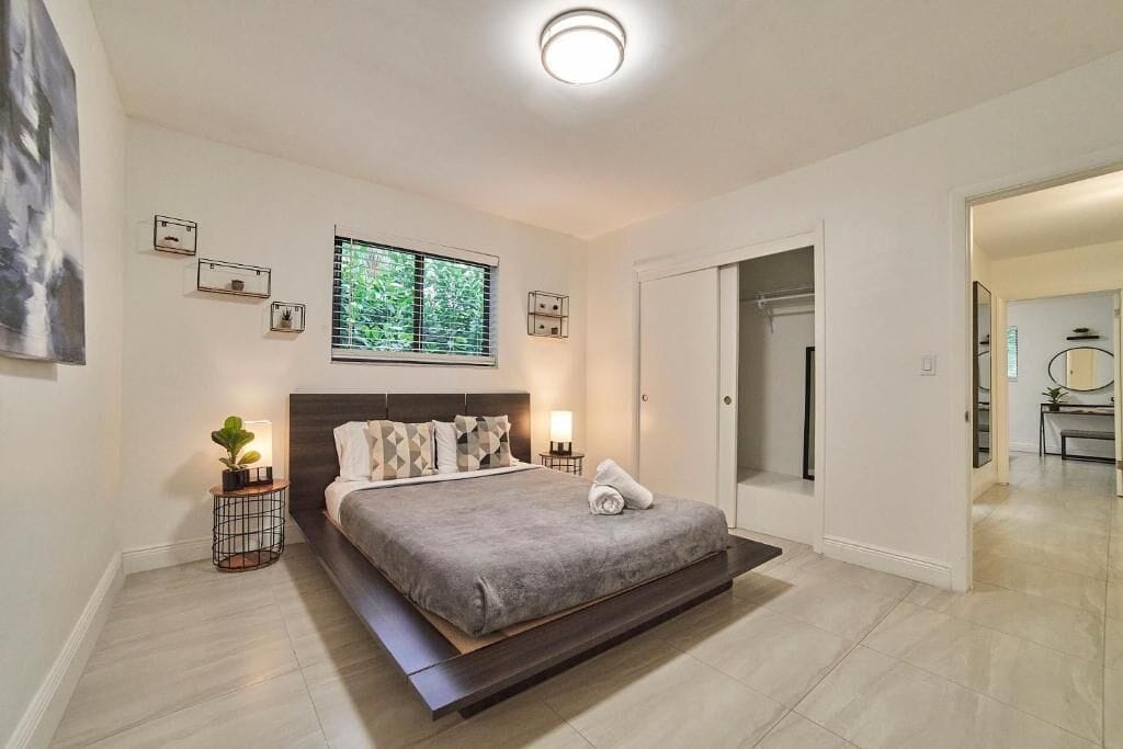 舒适客房, 露台, 花园景观 | 办公桌、熨斗/熨板、免费 WiFi