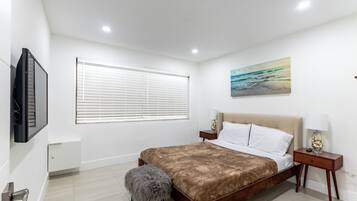 Iron/ironing board, free WiFi, bed sheets