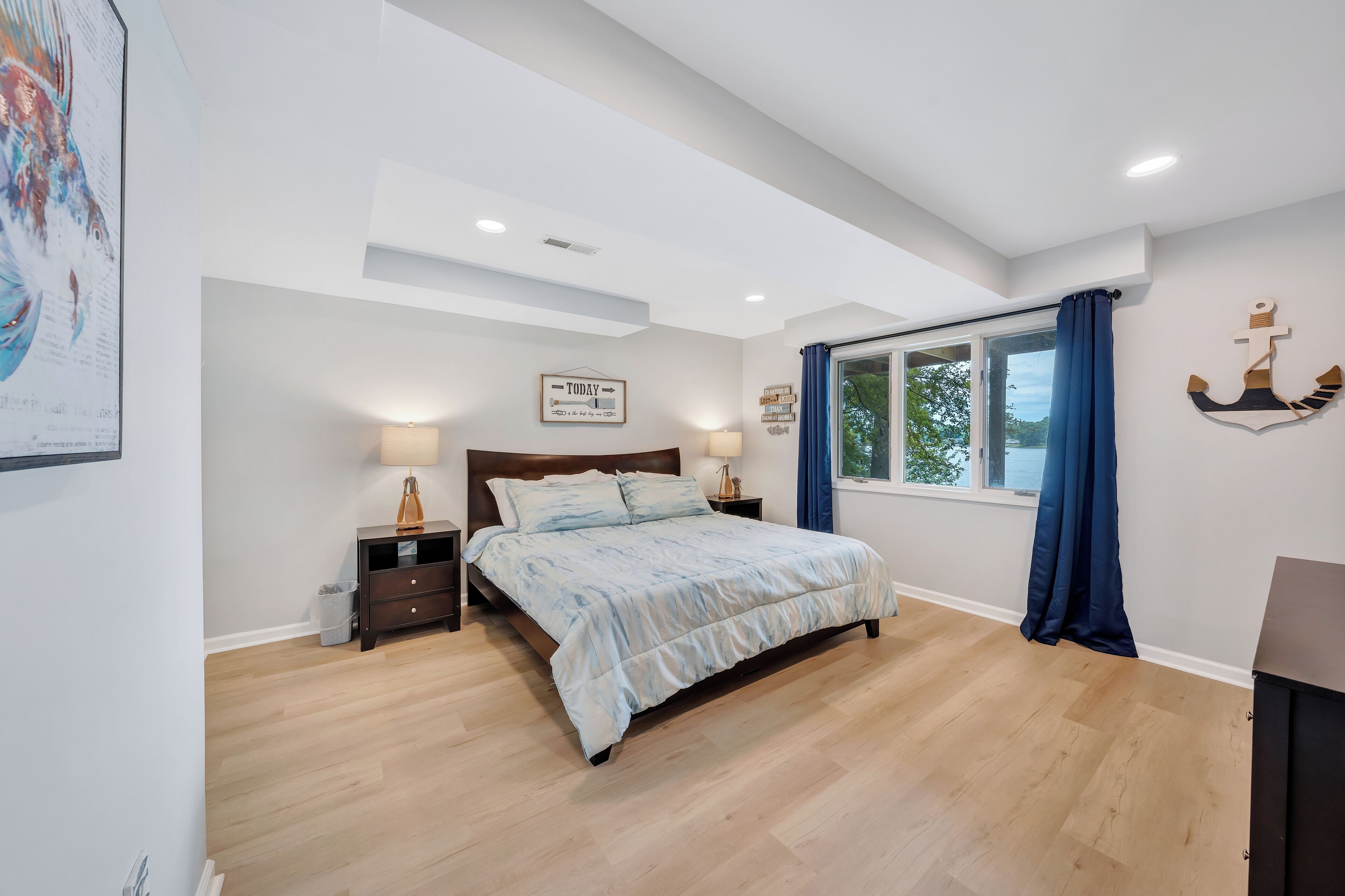 House, Multiple Beds, Patio (LAKE Sundance) | 4 bedrooms, individually decorated, individually furnished, bed sheets
