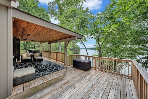 Sundance - Lakefront w/ Private Dock