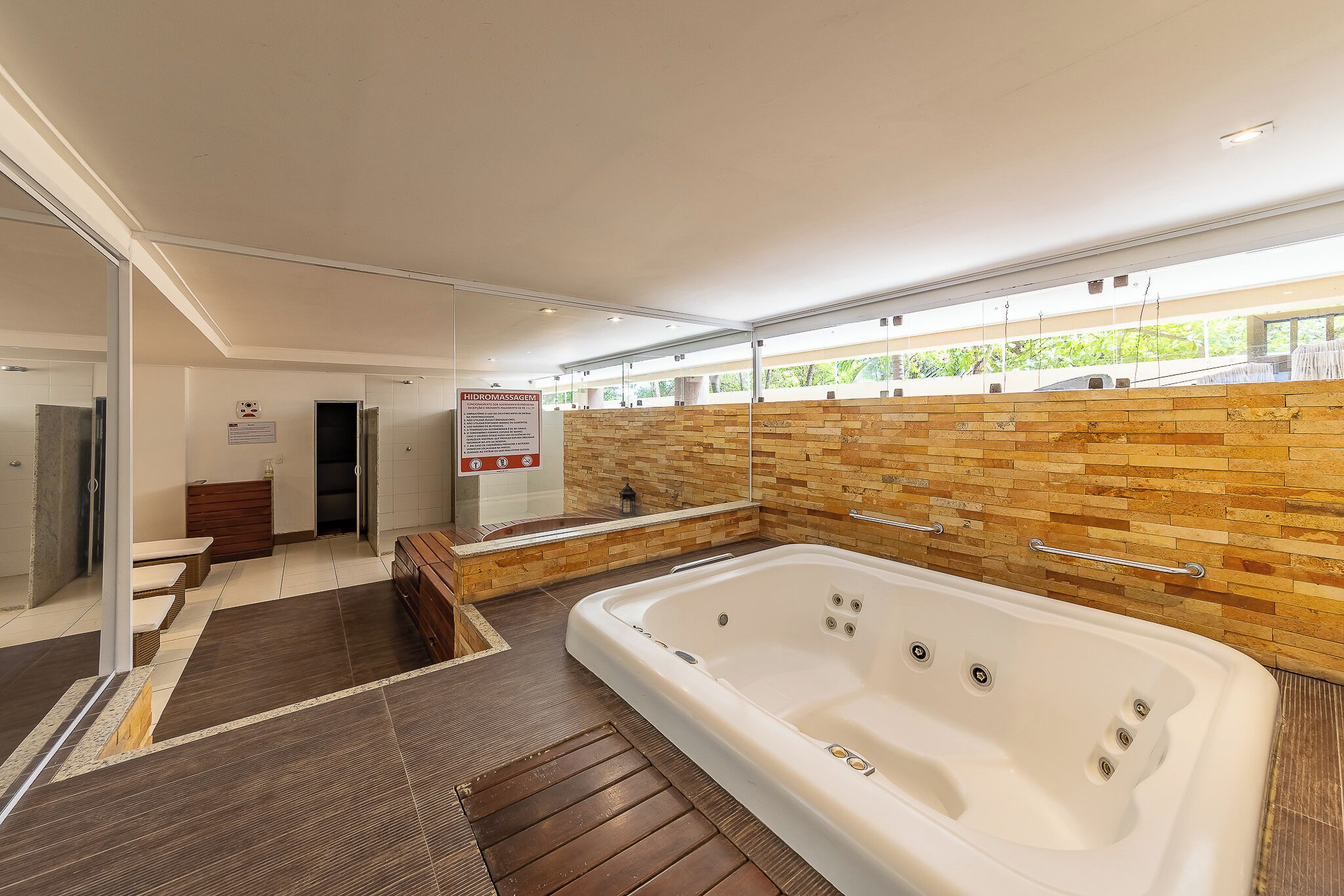 Indoor spa tub