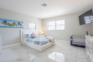 Iron/ironing board, travel cot, free WiFi, bed sheets