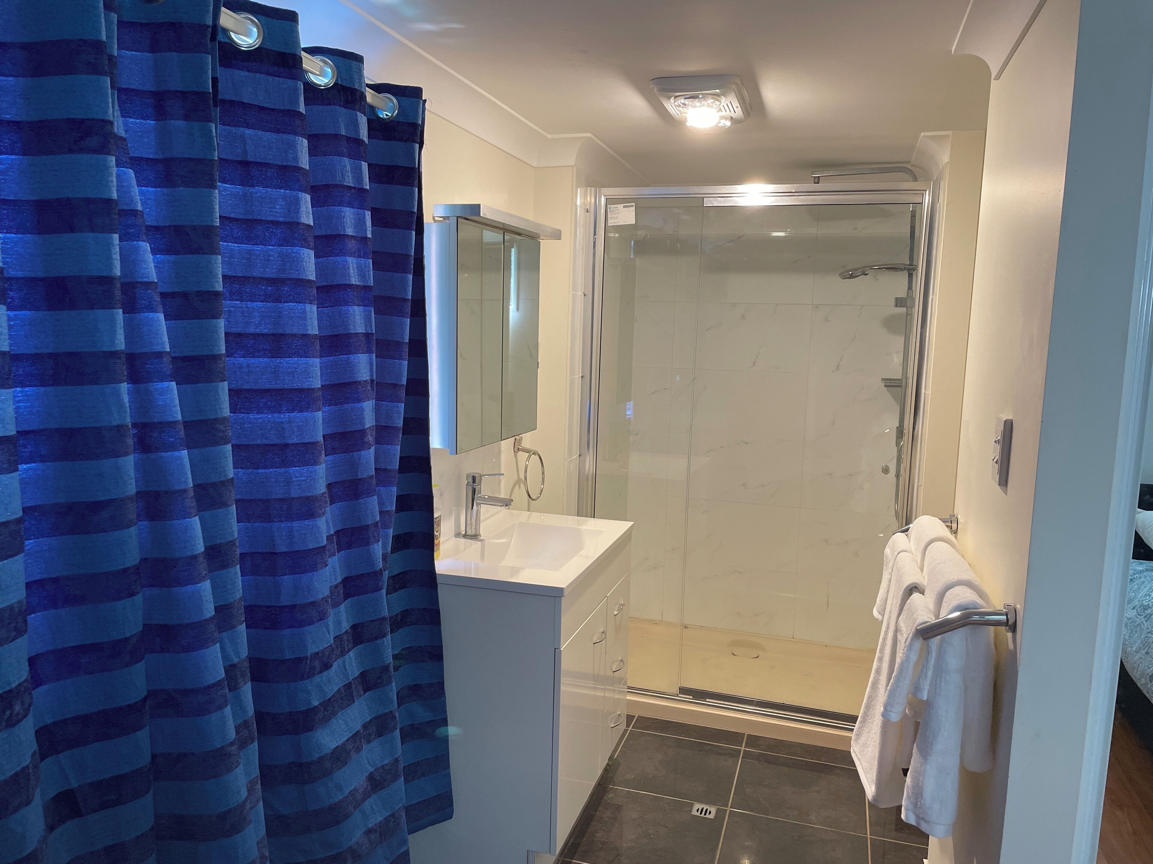Room, 2 Bedrooms, Patio | Bathroom