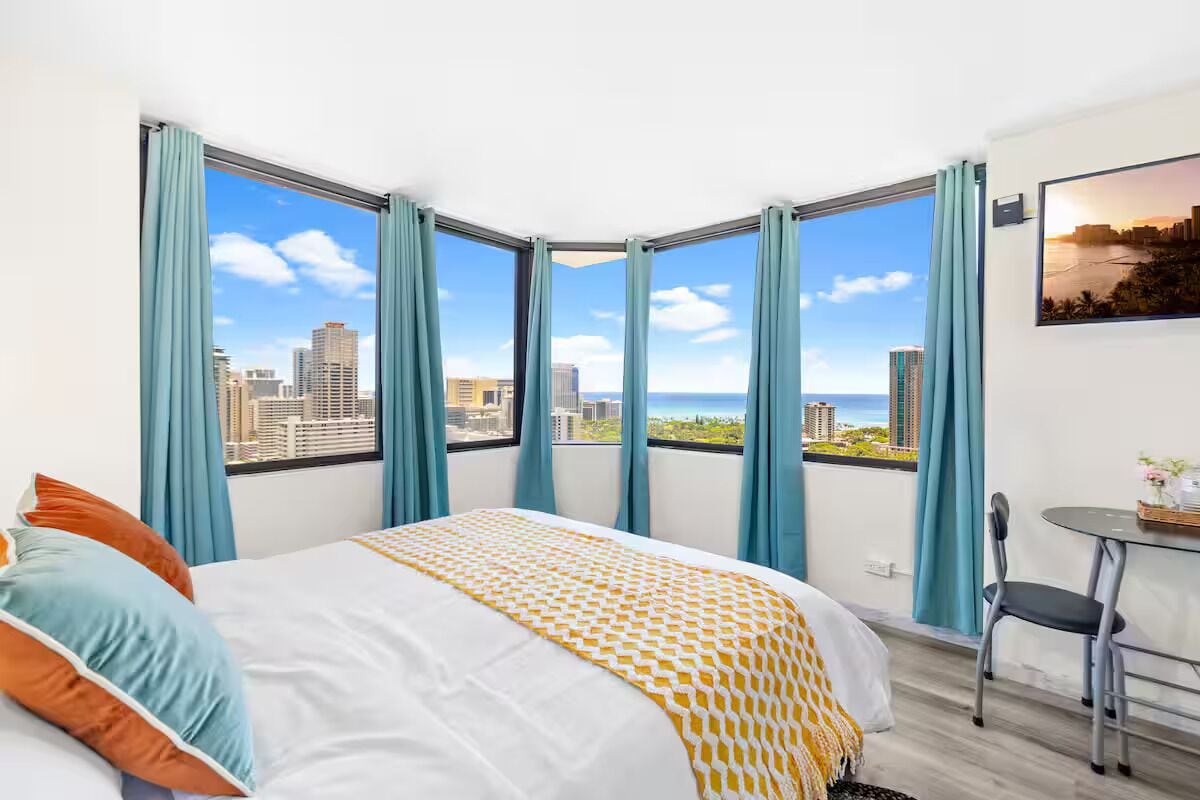 Ocean View Waikiki Hawaiian Monarch