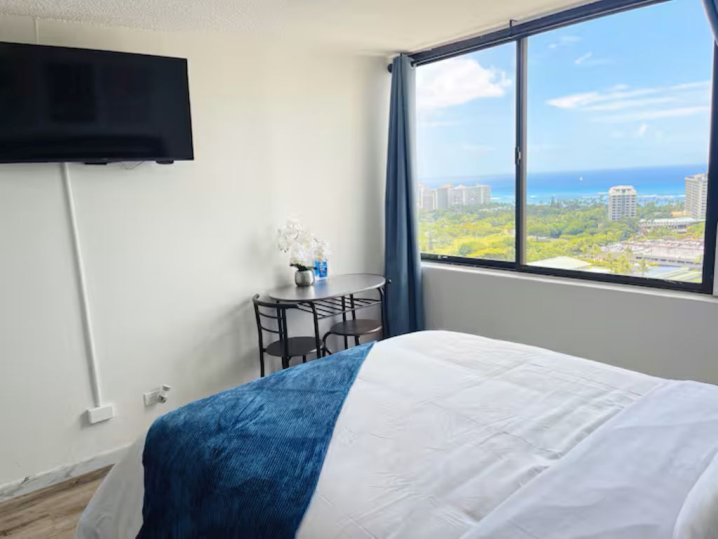 29th Floor Ocean View Waikiki Hawaiian Monarch - Honolulu, HI